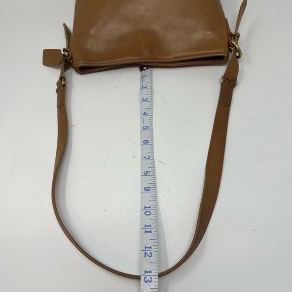 Vintage COACH 9806 Tan Brown Leather Equestrian Slim Bucket Shoulder Bag USA - Picture 13 of 14